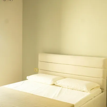 Kristo Apartment *