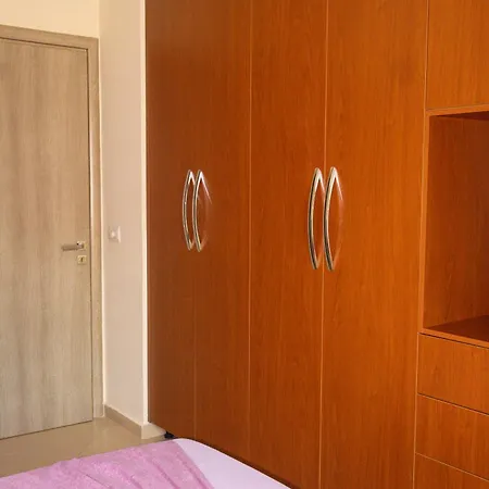 Kristo Apartment *